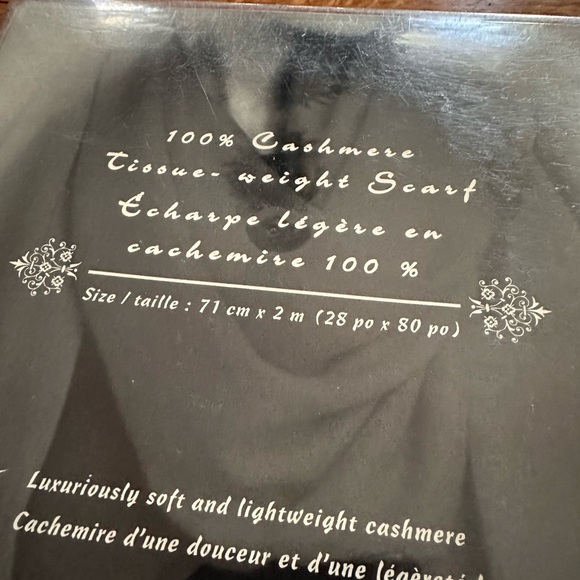 NIB cashmere scarf - Picture 3 of 5